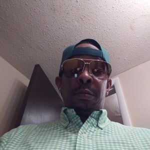 Meet your Posher, Derrick